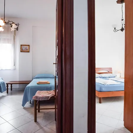 Apartmán 2 Bedroom Beautiful In Capaci