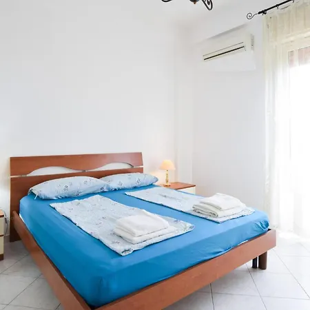 2 Bedroom Beautiful In *
