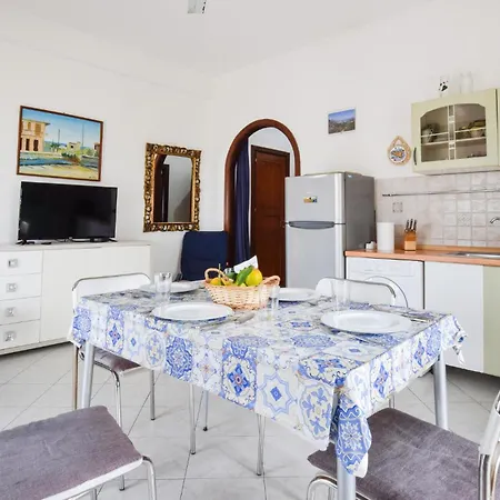 Awesome In With Kitchen Apartment *